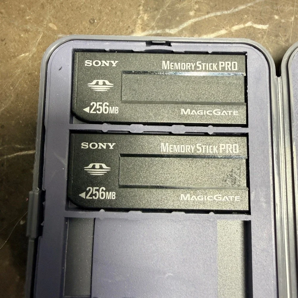 Sony Memory Stick Pro Lot 4 w/Storage Case Purple  256MB x2  128MB x1 32MB x1